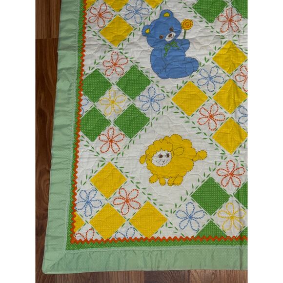 Vintage 70s Unisex Baby Animal Quilted Blanket Green Yellow Patchwork Boys Girls - Picture 4 of 6